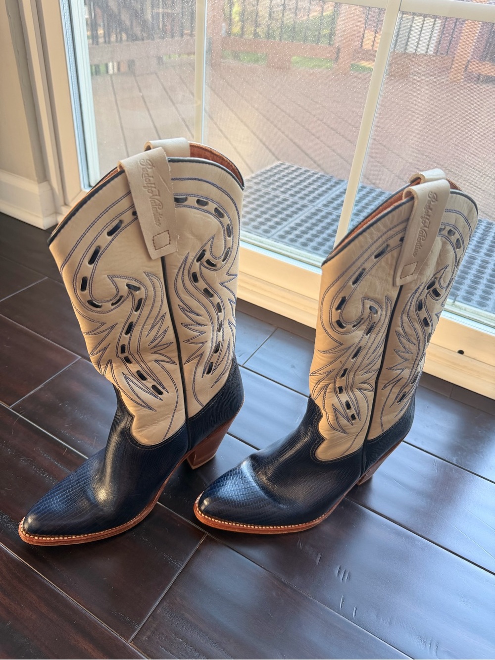 Classic Two-Tone Western Heeled Boots - Navy & Cream